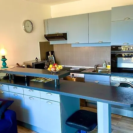 Ou La & La A Vos Pieds