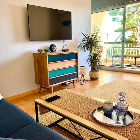 Ou La & La A Vos Pieds Daire *